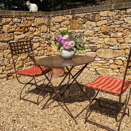 Couette-café La Grange Symphorine, D'hôtes De Charme Située Entre La Vallée De La Dordogne Et La Vallée De La Vézère