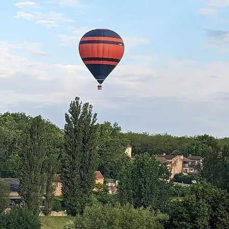 La Grange Symphorine, D'hôtes De Charme Située Entre La Vallée De La Dordogne Et La Vallée De La Vézère Couette-café 3*